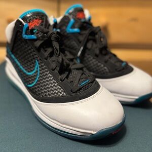 LeBron 7 Red Carpet (replacement plastic drop front box & sneaker bag included)